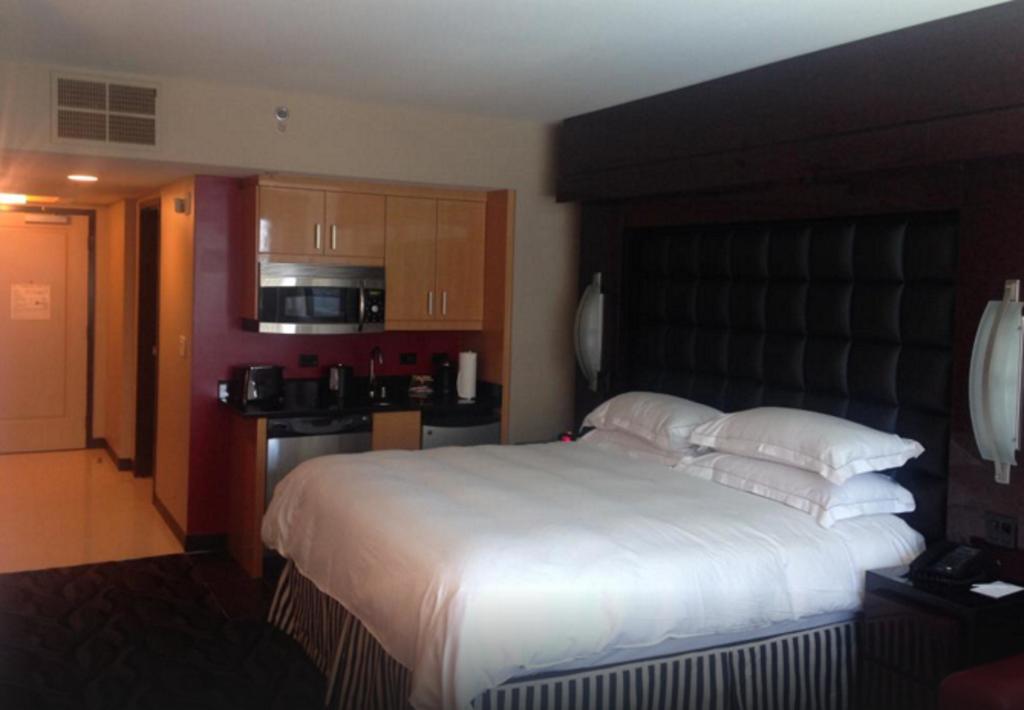 At Elara Center Strip-no Fees *