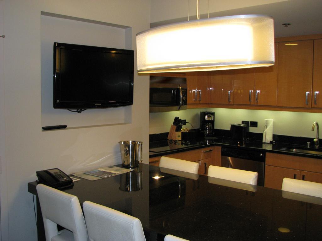 At Elara Center Strip-no Fees * Las Vegas